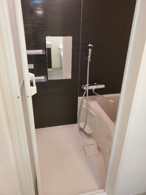 リノ西落合の浴室