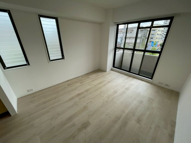 ハローグリーンハイツ岡本の居間・リビング