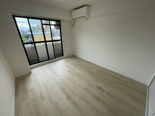 ハローグリーンハイツ岡本の居間・リビング