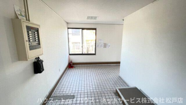 リファレンス胡録台A棟のロビー