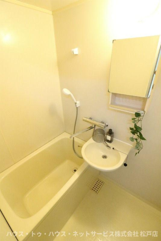 リファレンス胡録台A棟の浴室