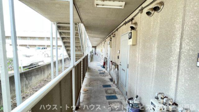 リファレンス胡録台A棟の玄関