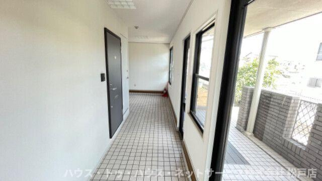 リファレンス胡録台A棟のエントランス