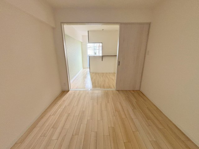 ウインドヒル三国の洋室