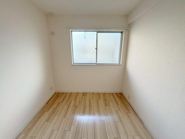 ウインドヒル三国の洋室