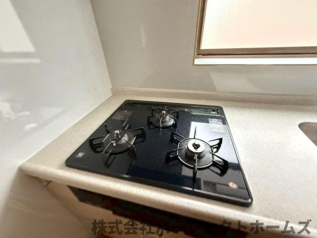 高柳7丁目戸建のキッチン|コンパクトなキッチンで掃除もラクラク