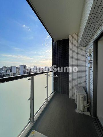 ViVi EBISUのバルコニー|バルコニーからの眺めを楽しみながら食事をしませんか