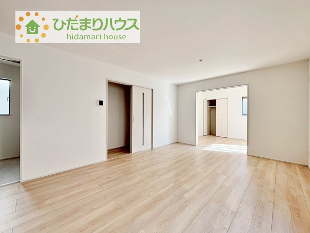 【居間・リビング】 | 土浦市烏山4丁目　新築戸建　D号棟 | 早くお仕事終わらせて、家に帰りたくなるようなリビングです(^^♪