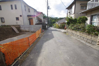 【前面道路含む現地写真】