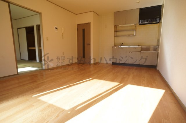 プリマベーラＫの居間・リビング|参考、同建物・反転間取りの号室