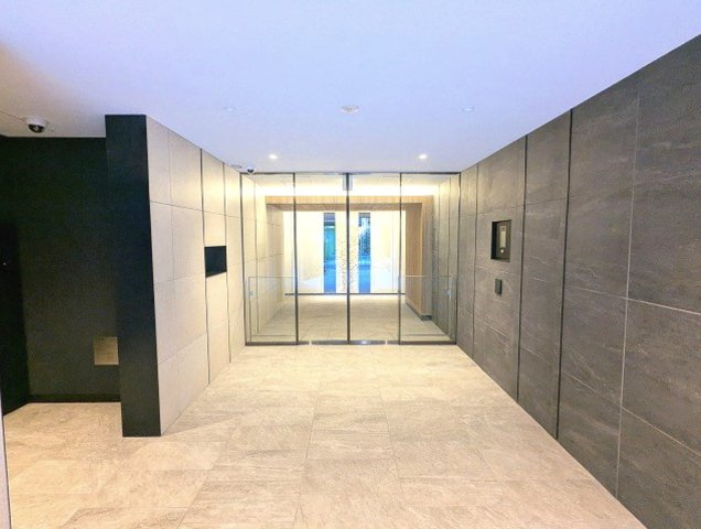 ルフォンプログレ田原町のエントランス