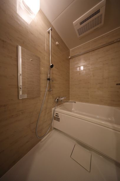 ルフォンプログレ田原町の浴室