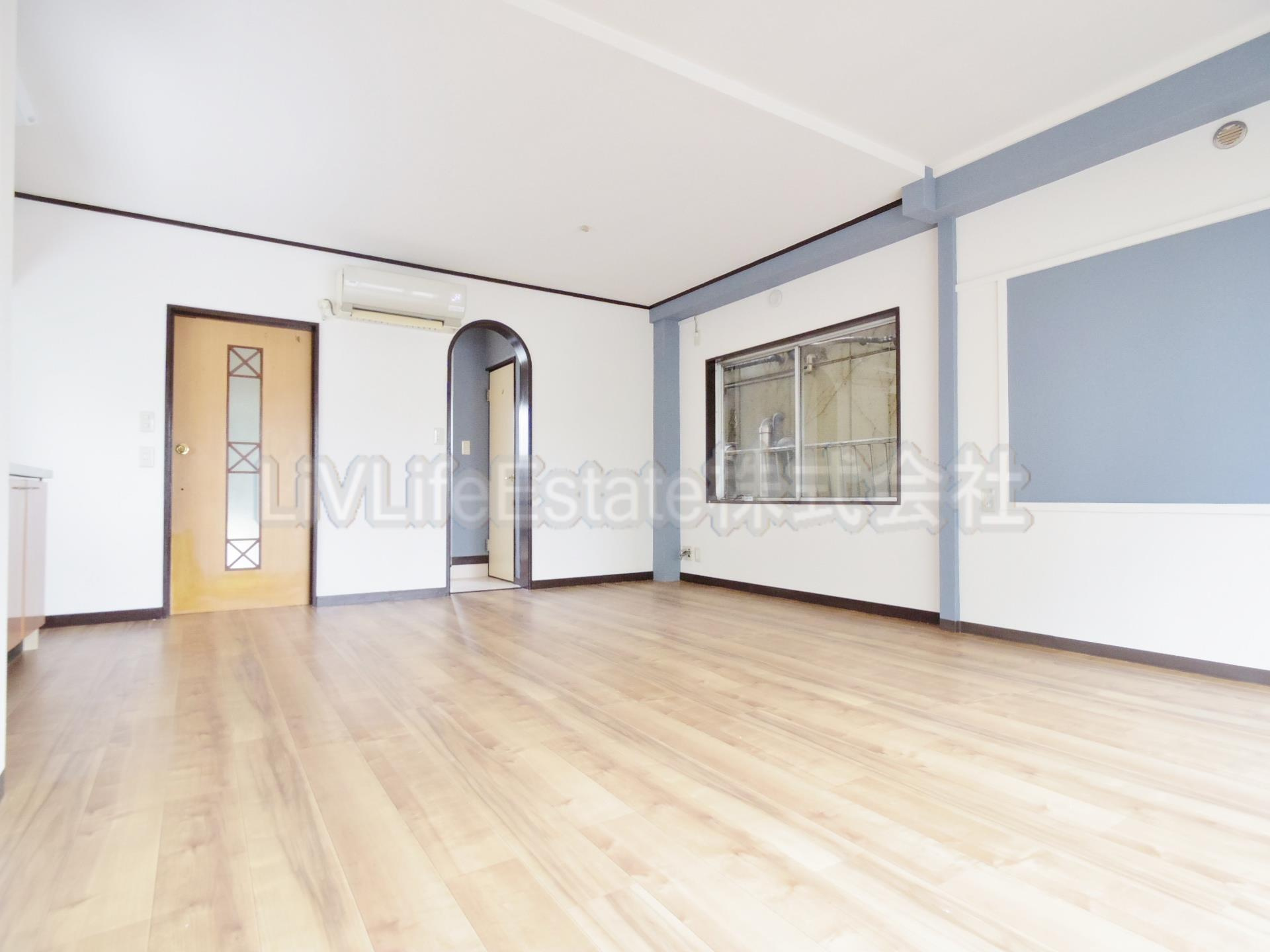 石澤商会学園西町ビルの居間・リビング