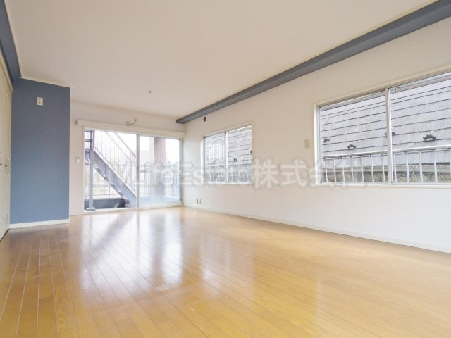 石澤商会学園西町ビルの洋室