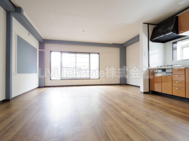 石澤商会学園西町ビルの居間・リビング