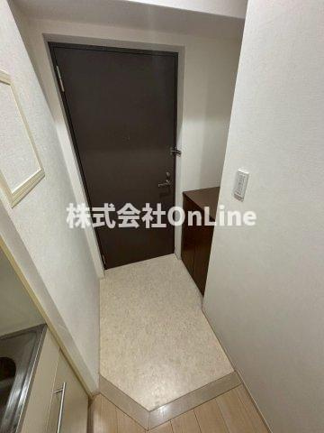 アーバンエース上本町パルの玄関