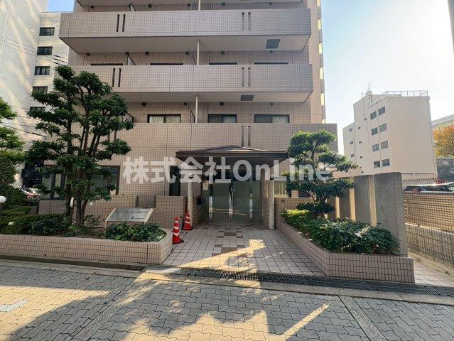 アーバンエース上本町パルのエントランス
