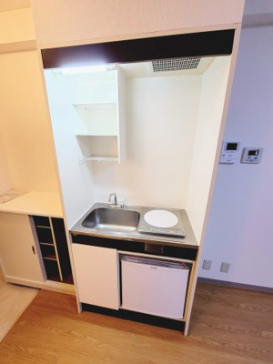 【キッチン】 | メゾンコダサ | 荒川区東日暮里4丁目「メゾンコダサ」　キッチンはIHクッキングヒーター1口のミニキッチン