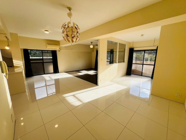 朝日プラザ三木自由が丘本町の居間・リビング