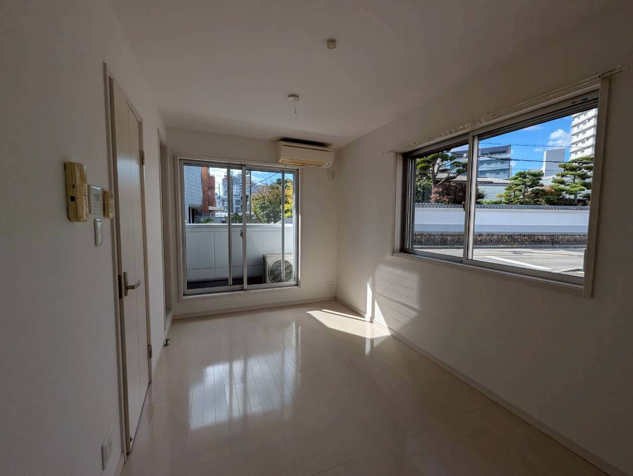 クレインビル小戸の居間・リビング