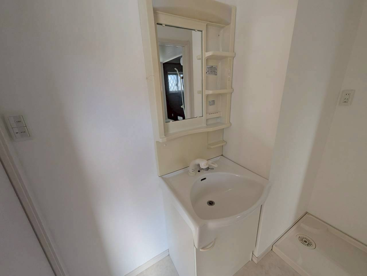 クレインビル小戸の独立洗面台