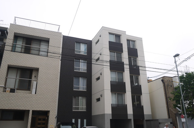 LUORE吹上(ルオーレフキアゲ)