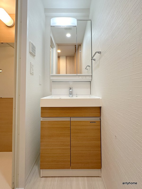 メトロ―サ谷町六丁目ノース　仲介手数料無料の洗面所