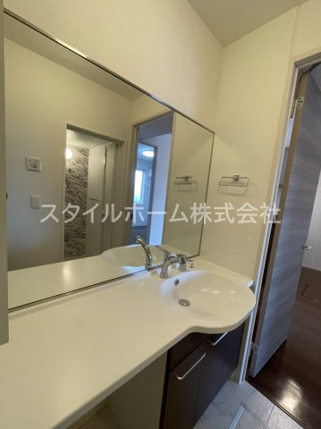 Ｓｔｒａｈｌ　Ａの洗面所