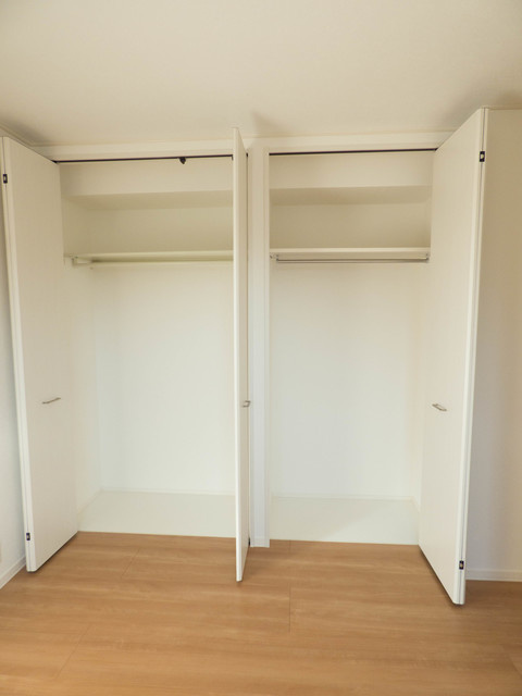 ラ メールの収納|壁面いっぱいのクロゼット♪