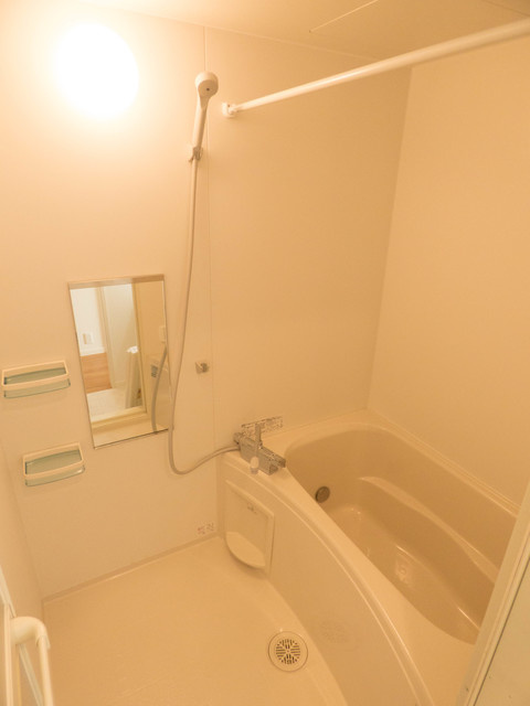 ラ メールの浴室|浴室追焚機能付のお風呂で１日の疲れを癒しましょう♪