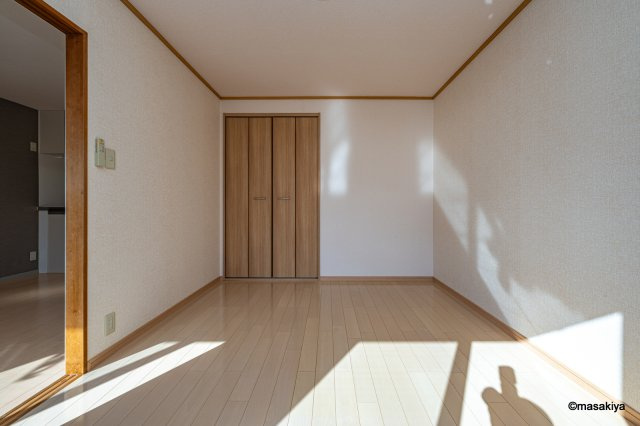 トゥインクル東和田の洋室