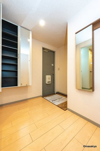 トゥインクル東和田の玄関