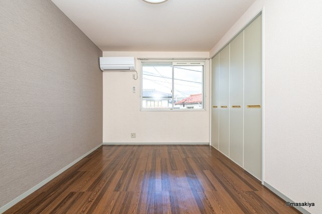 トゥインクル東和田の洋室