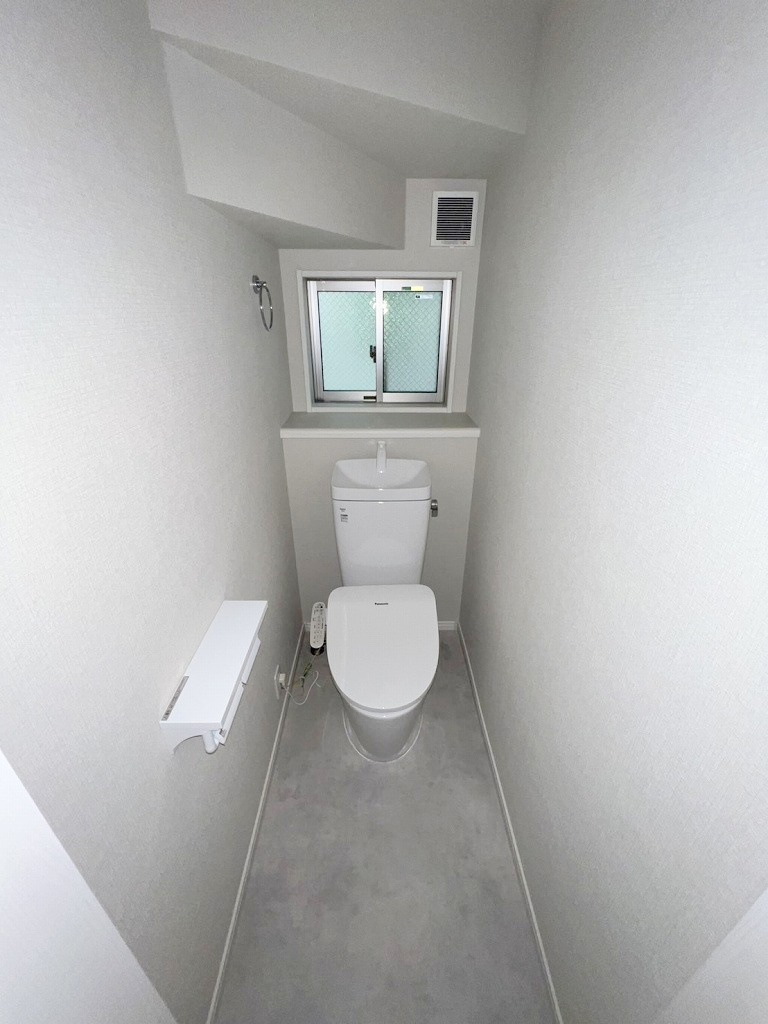 足立区保木間5丁目　中古戸建のトイレ|2階のトイレです。新品交換済みです