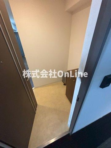 アーバンエース上本町パルの玄関