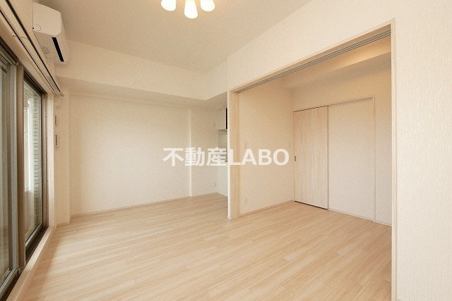 プレジオ弁天町ASIANの居間・リビング