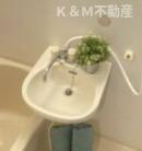 コーポ逆井の洗面所|忙しい朝には欠かせない洗面所です