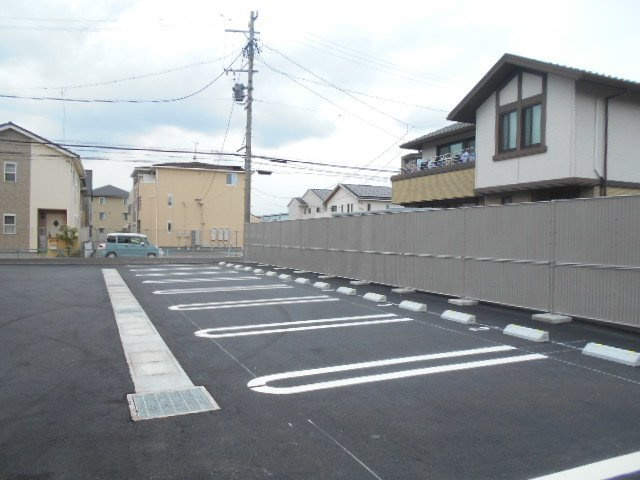 アリエッタの駐車場