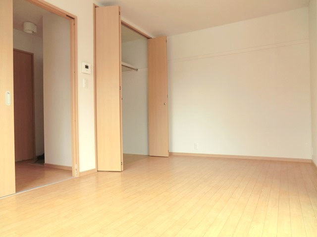 ジュネス・Ｋの洋室|★洋室７．８帖の画像です★