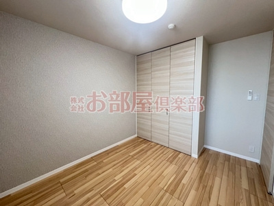 シャーメゾンレジデンス夜明の洋室|広々とした洋室です