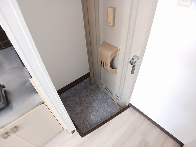 フォーブル日清Ａの玄関