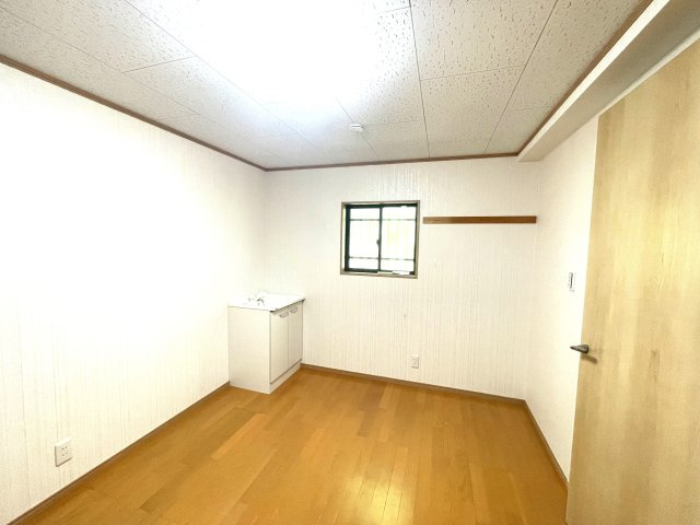 いすみ市岬町中滝2339-1　中古売戸建ての洋室