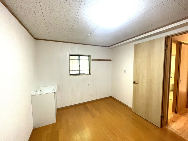 いすみ市岬町中滝2339-1　中古売戸建ての洋室
