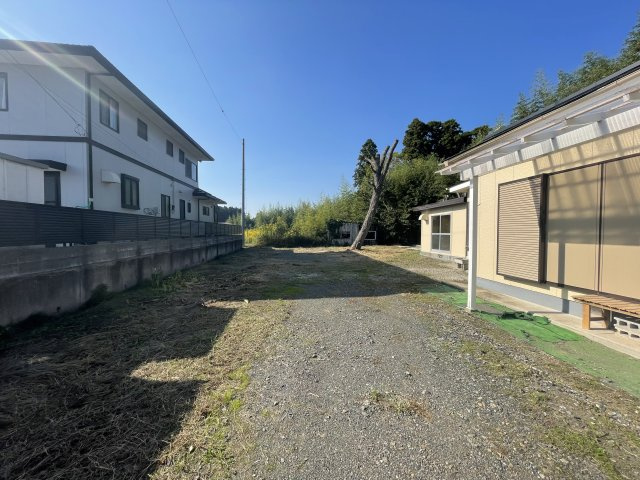いすみ市岬町中滝2339-1　中古売戸建ての駐車場