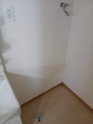 【設備】 | Le temps calme B（ルタンキャルム） | 洗濯機置き場です