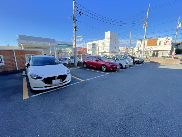 VILLA MISTRALの駐車場