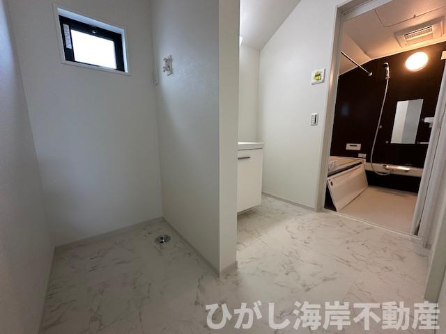 茅ヶ崎市平和町　新築戸建　全２棟の脱衣所|脱衣スペース
