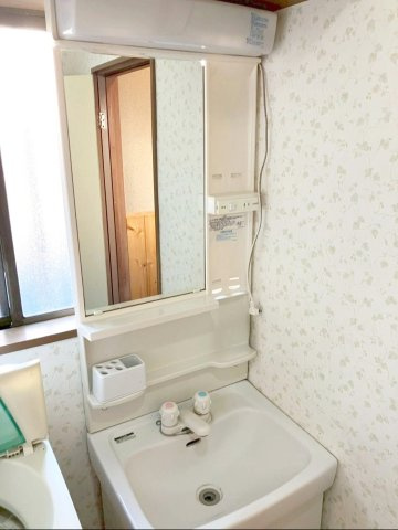 飯塚市大分　中古戸建の独立洗面台|シンプルで使い勝手の良い洗面化粧台です！