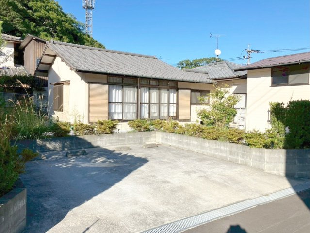 飯塚市大分　中古戸建の外観|飯塚市大分の中古戸建！角地に位置しており、日当たり・通風共に良好です！