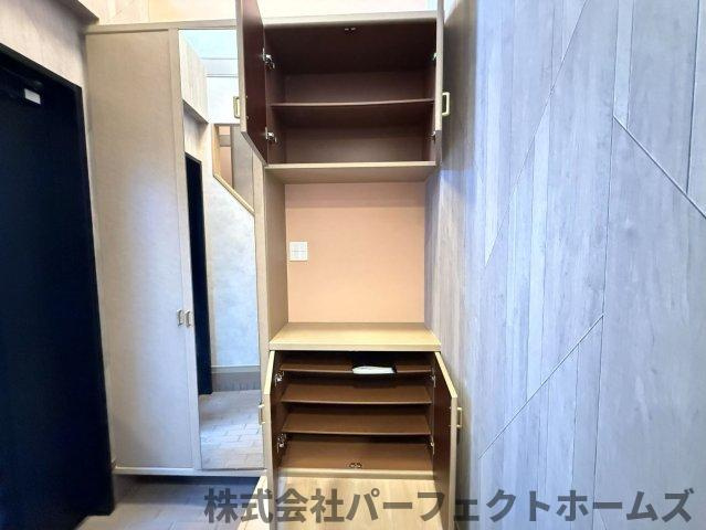 東船橋2丁目戸建の玄関